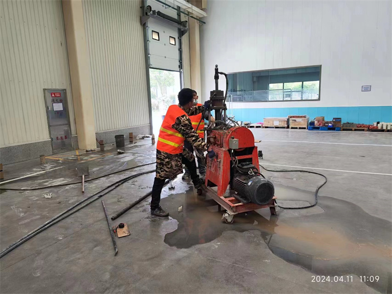 满洲里厂房地面下沉塌陷注浆加固施工